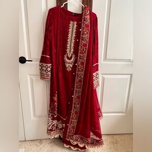 Red indian outfit in size large